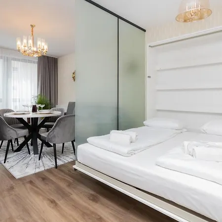 Apartment Stunning With Parking In Lower Town By Renters Prestige Gdansk