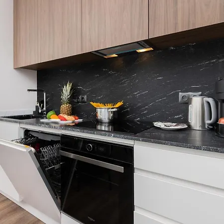 Stunning With Parking In Lower Town By Renters Prestige
